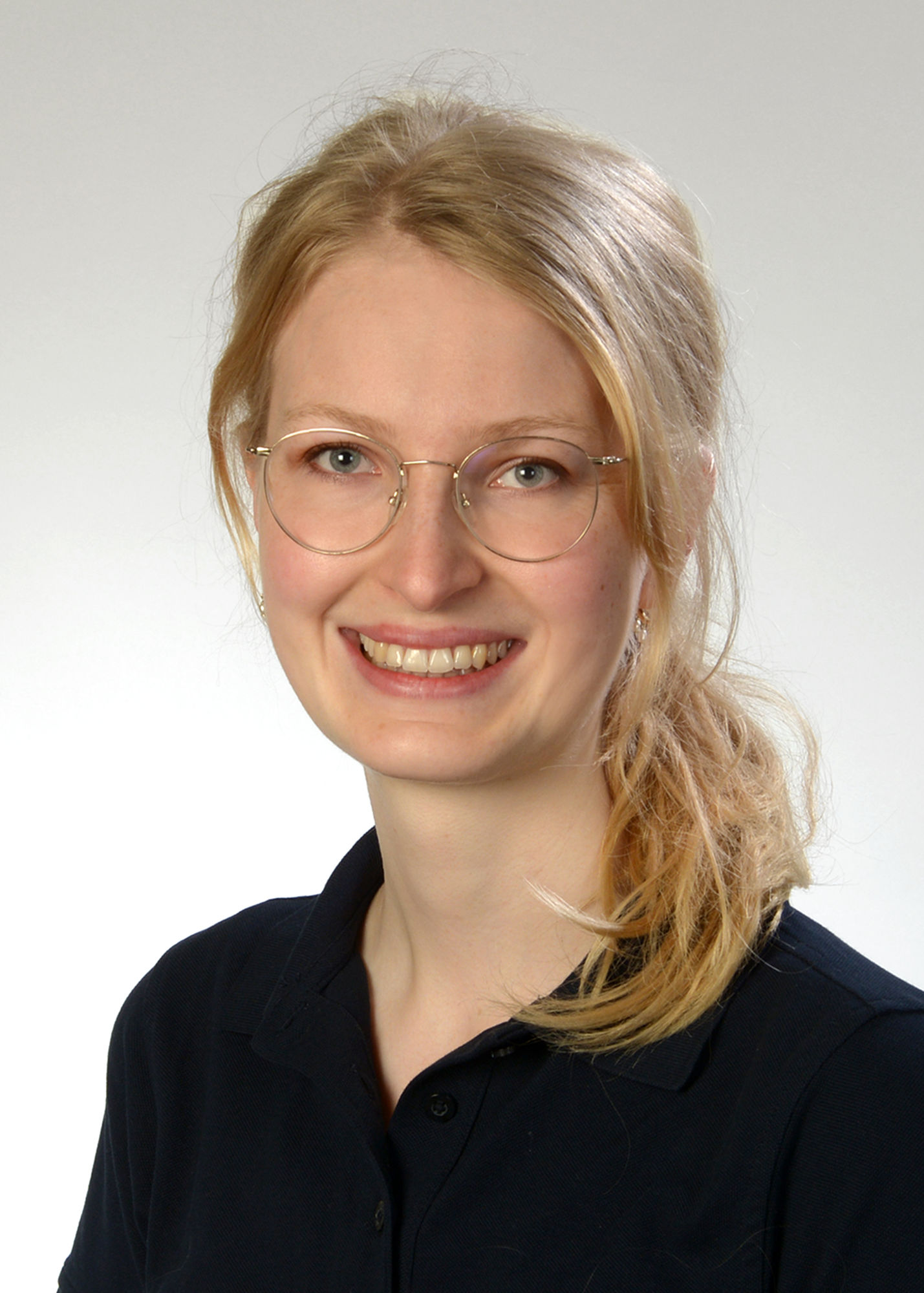 Frau Lea Watermann, Zahnärztin